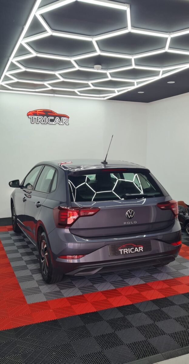 VOLKSWAGEN Polo