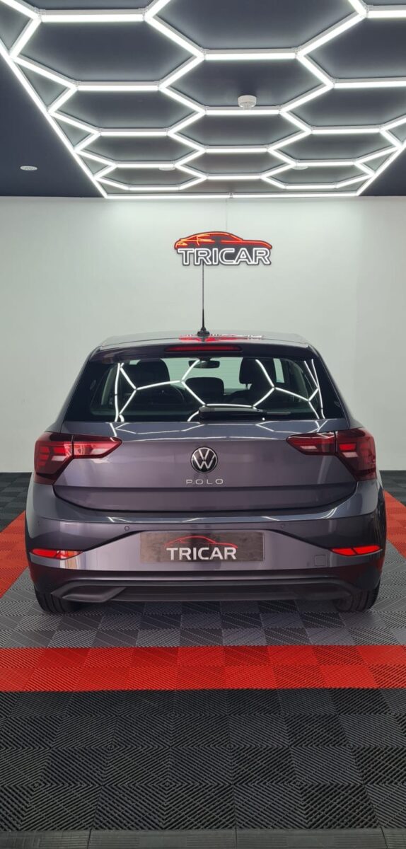 VOLKSWAGEN Polo
