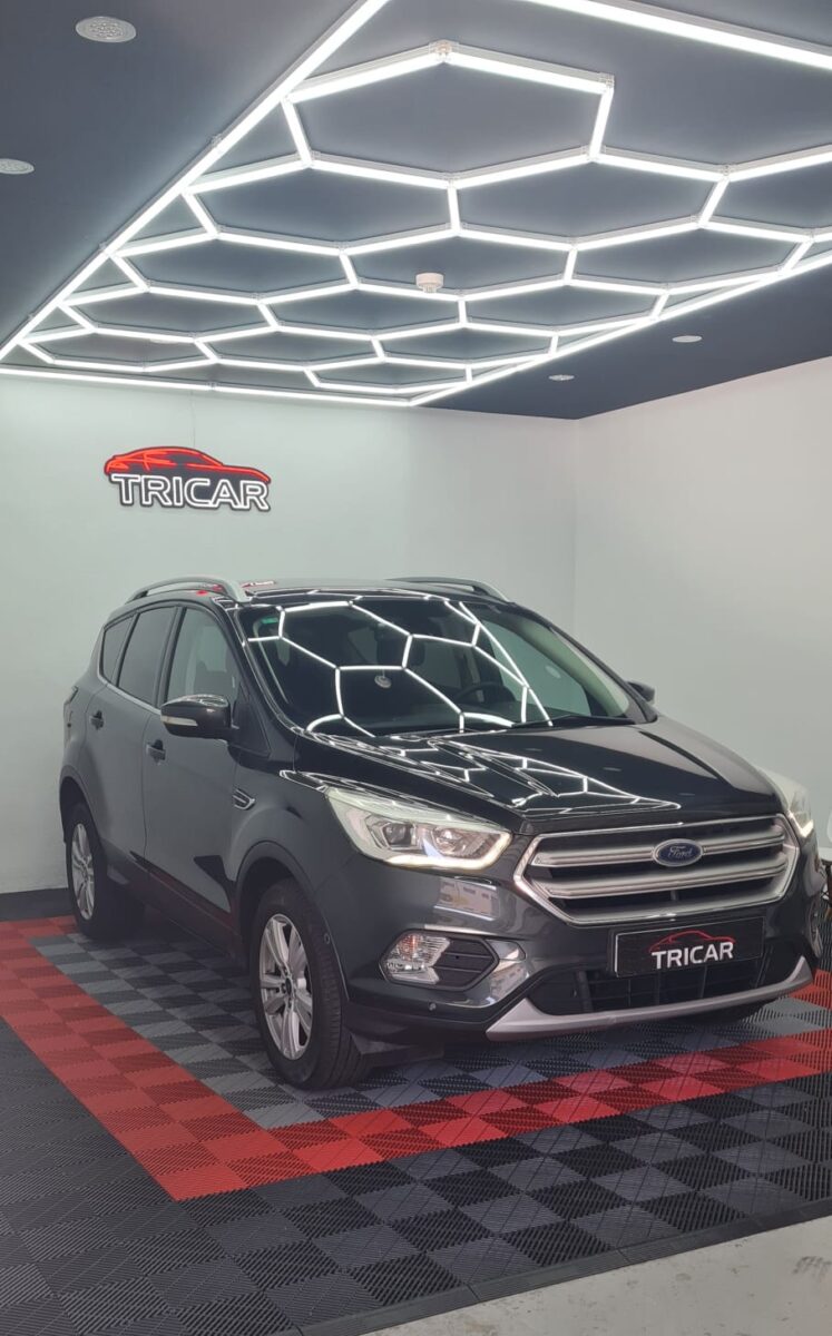 FORD Kuga 1.5 tdci 88kw 4x2 ASS Titanium 