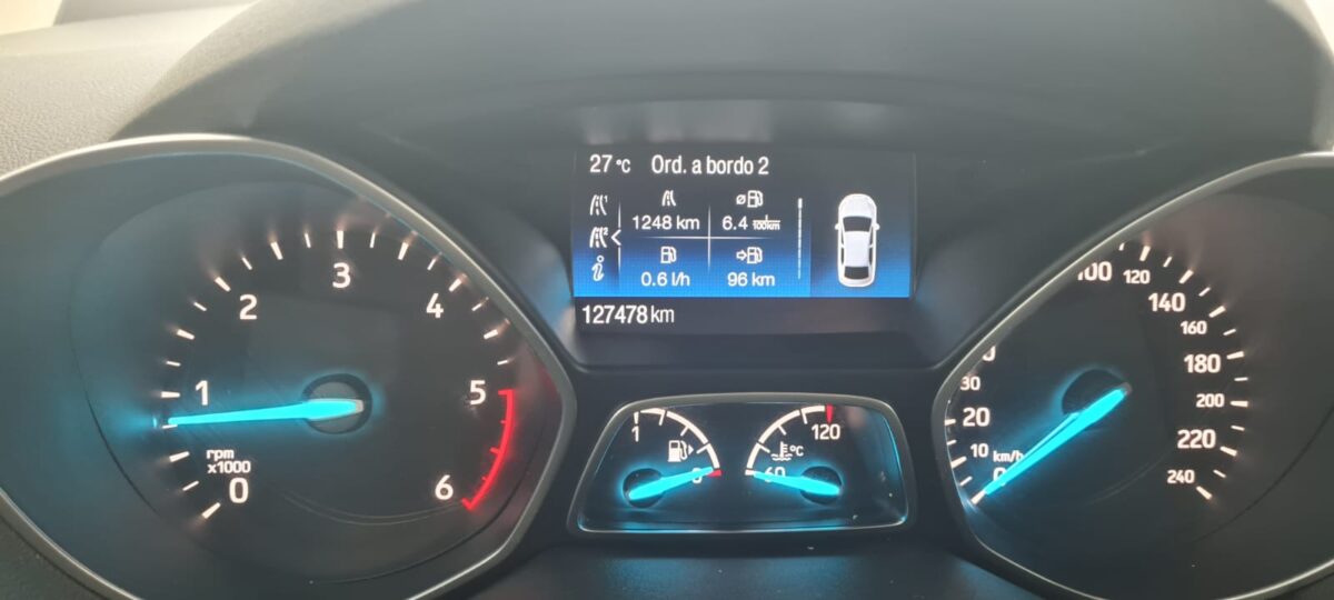 FORD Kuga 1.5 tdci 88kw 4x2 ASS Titanium 