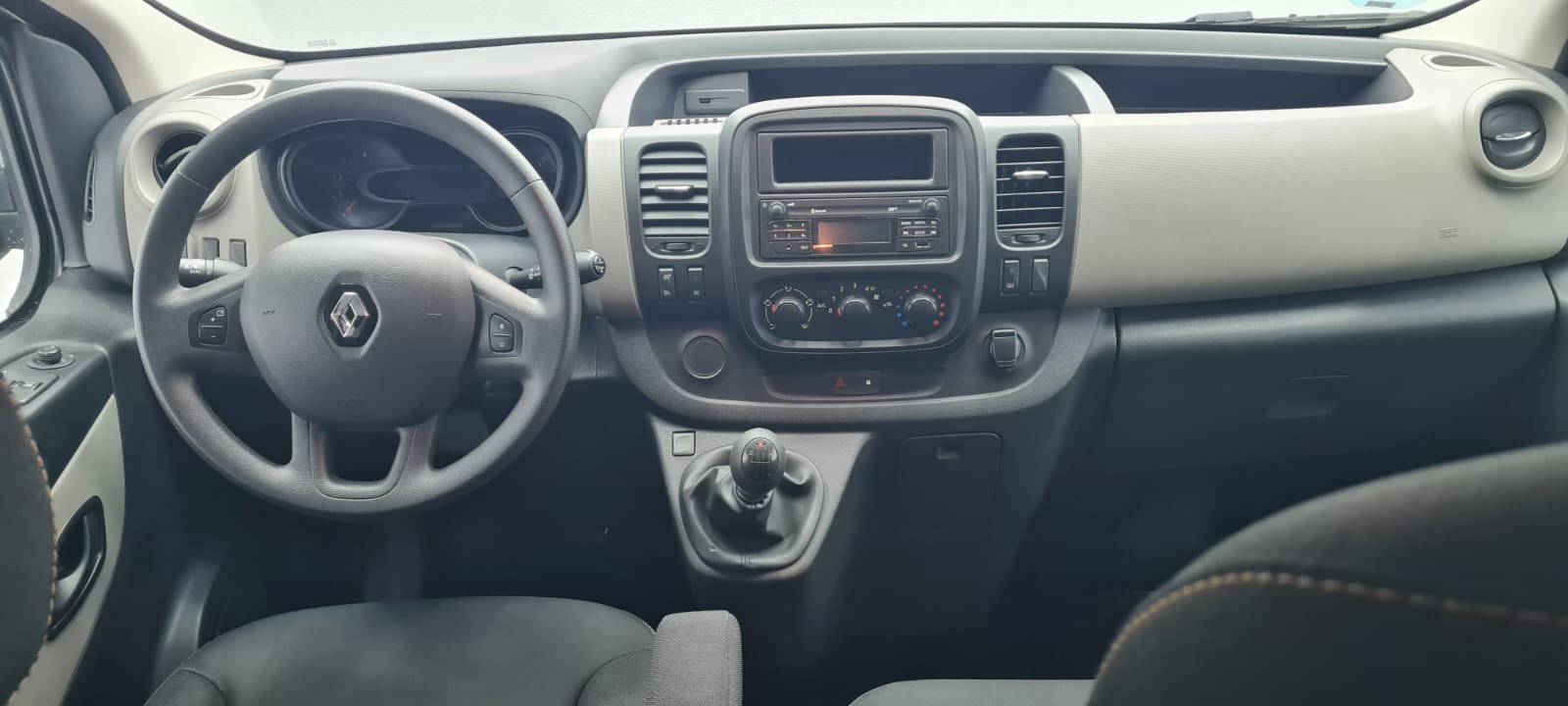 RENAULT TRAFIC 1.5 dci
