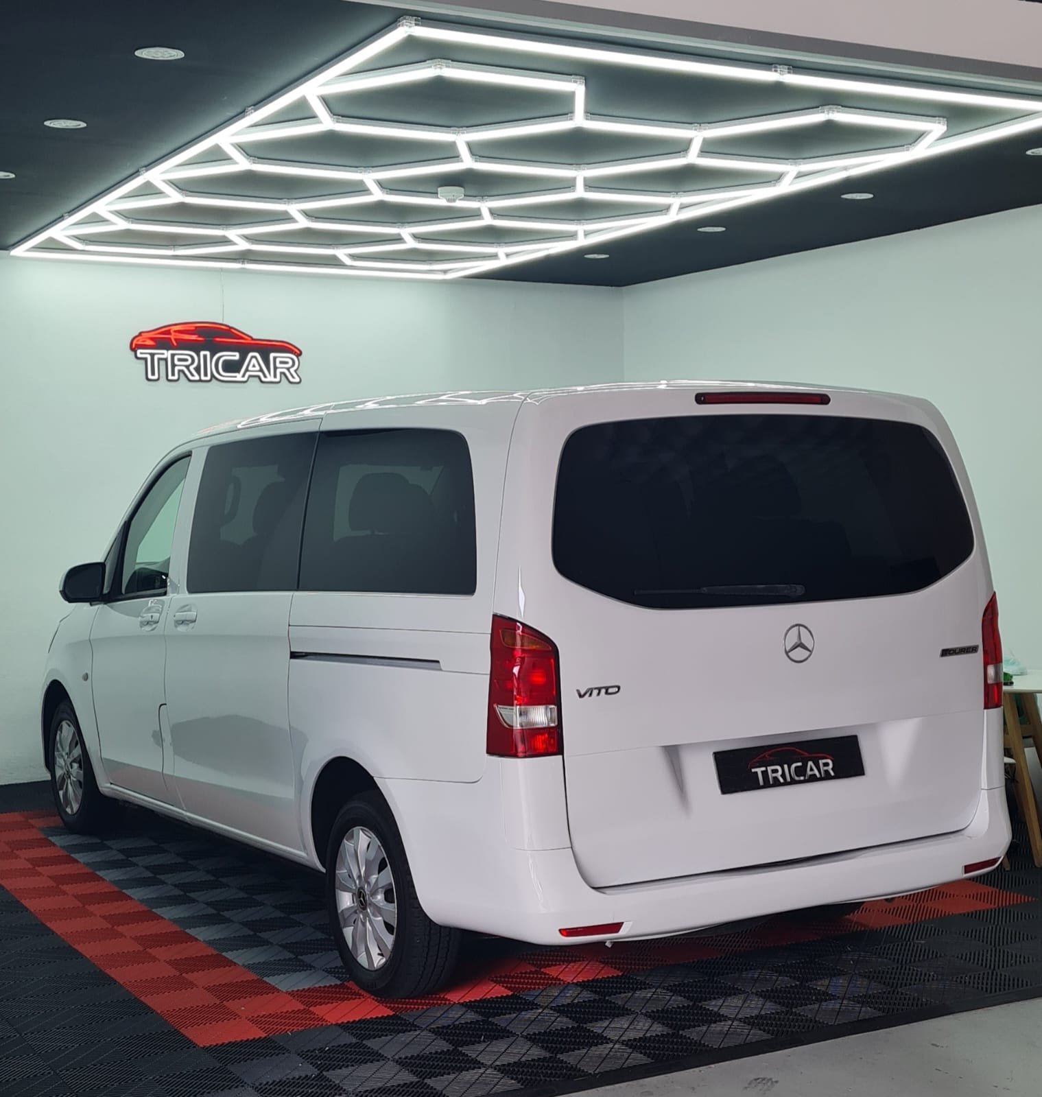 MERCEDES-BENZ Vito 220