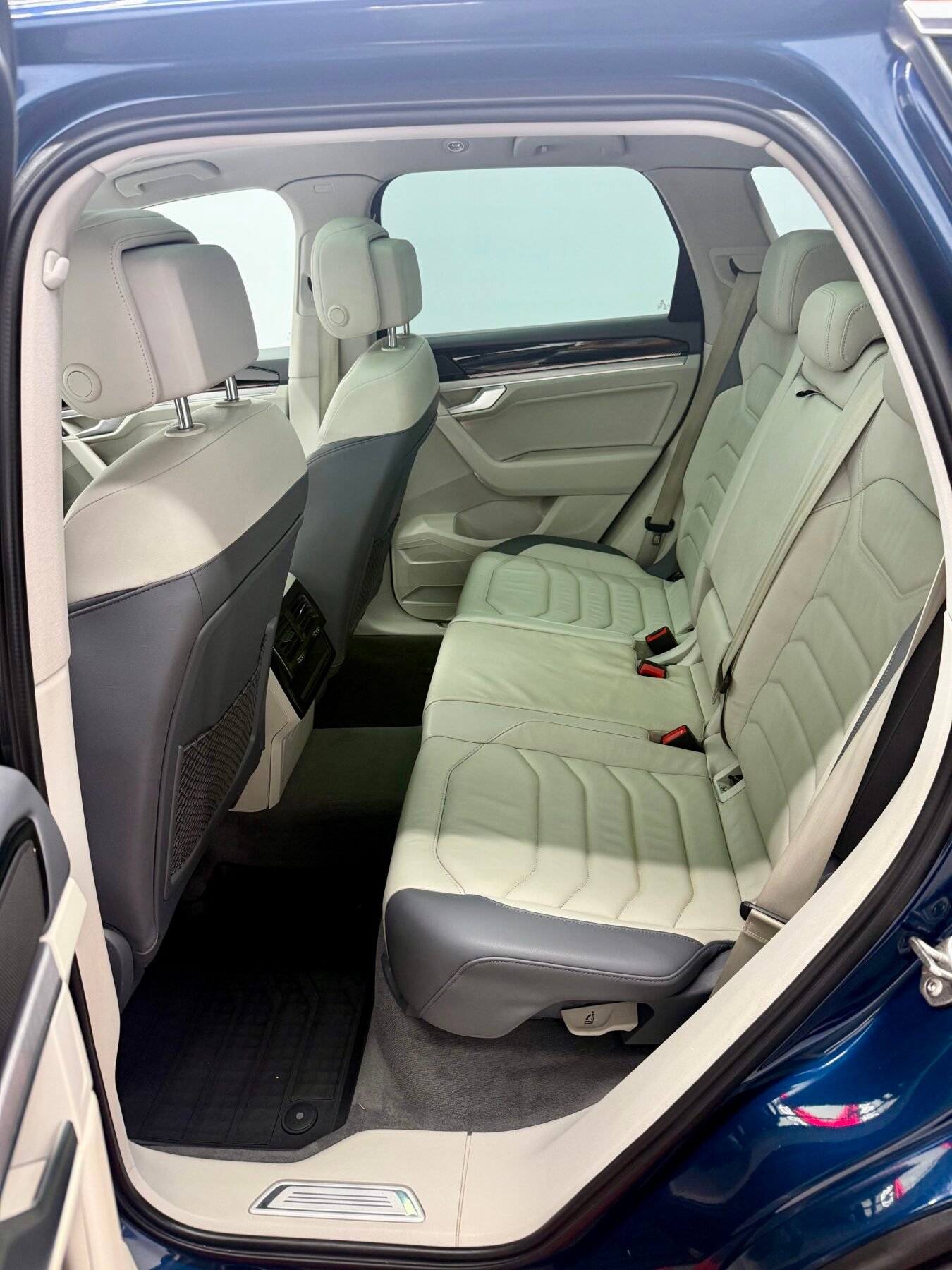 VOLKSWAGEN Tuareg 3.0 tdi